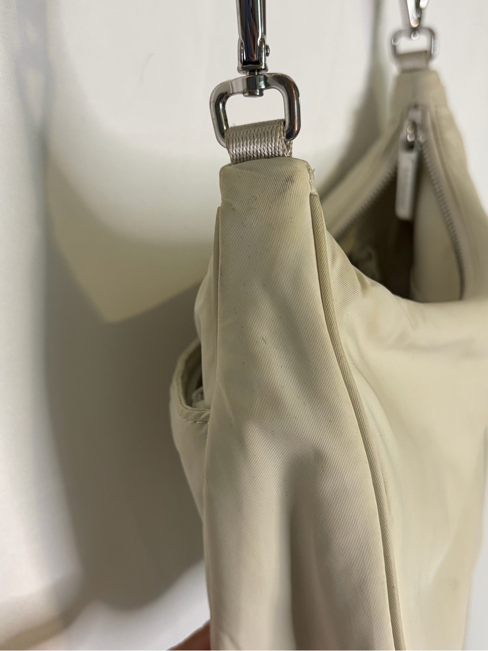 lululemon athletica Cream Crossbody Bag​ - Picture 6 of 11